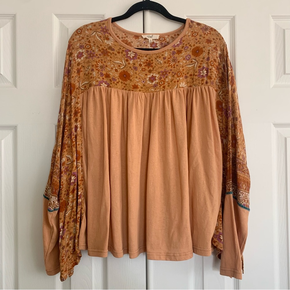 Flowy, Oversized Blouse